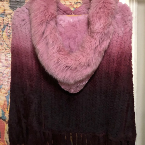 🐶ᕼOᔕTᔕ ᑭIᑕK 🐶💋💕Marc Kaufman Mink poncho - Picture 2 of 4